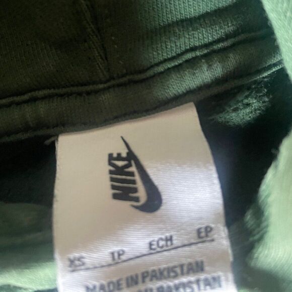 Nike Solo Swoosh Fleece Pullover Hoodie in Forest Green XS - Picture 5 of 6